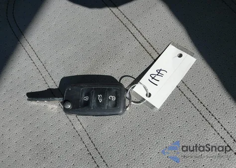 2013 Volkswagen Passat 2.5L Se z USA, uszkodzony, nr VIN 1VWBH7A32DC084892